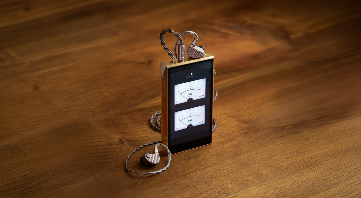 64 Audio Ocean with a portable music player
