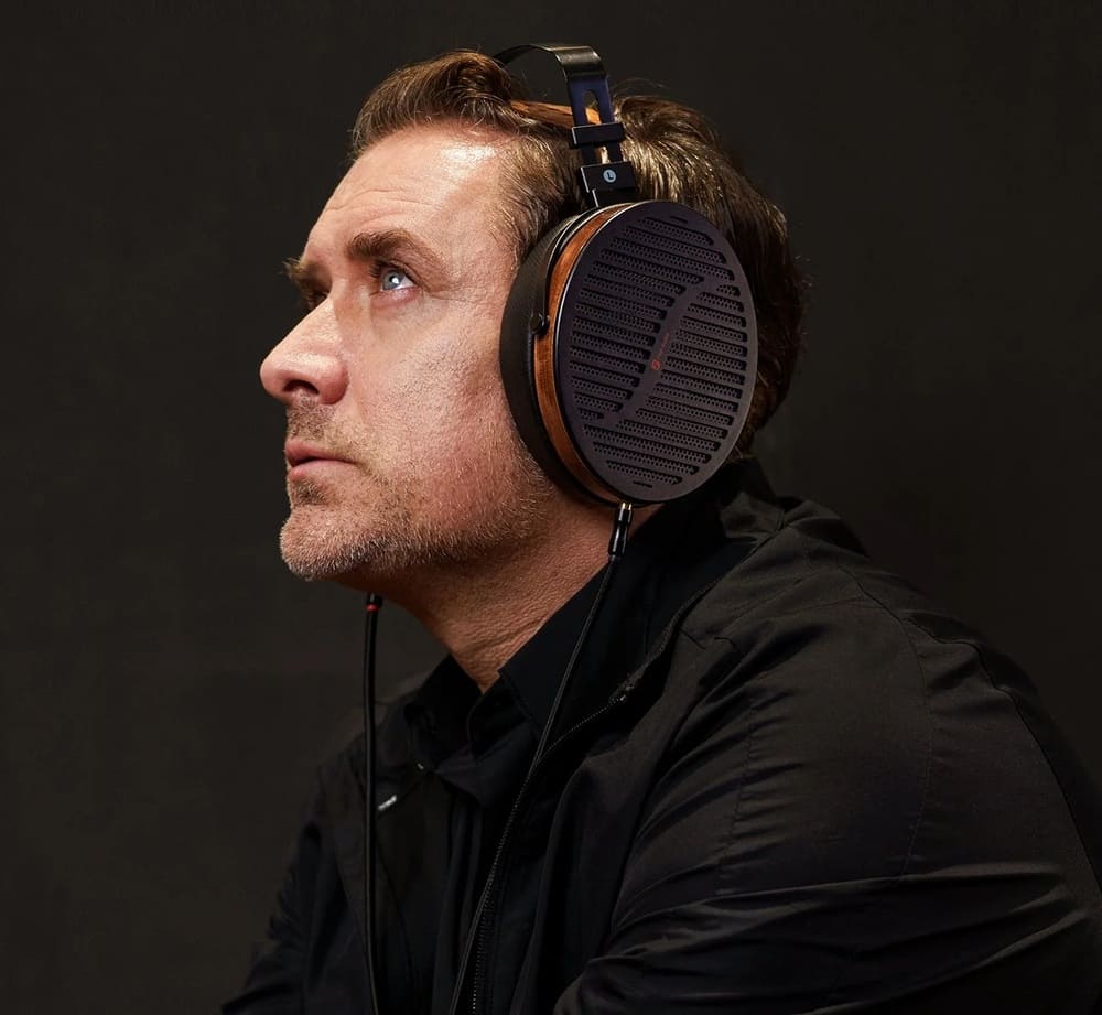 Fosi Audio i5 headphones being worn