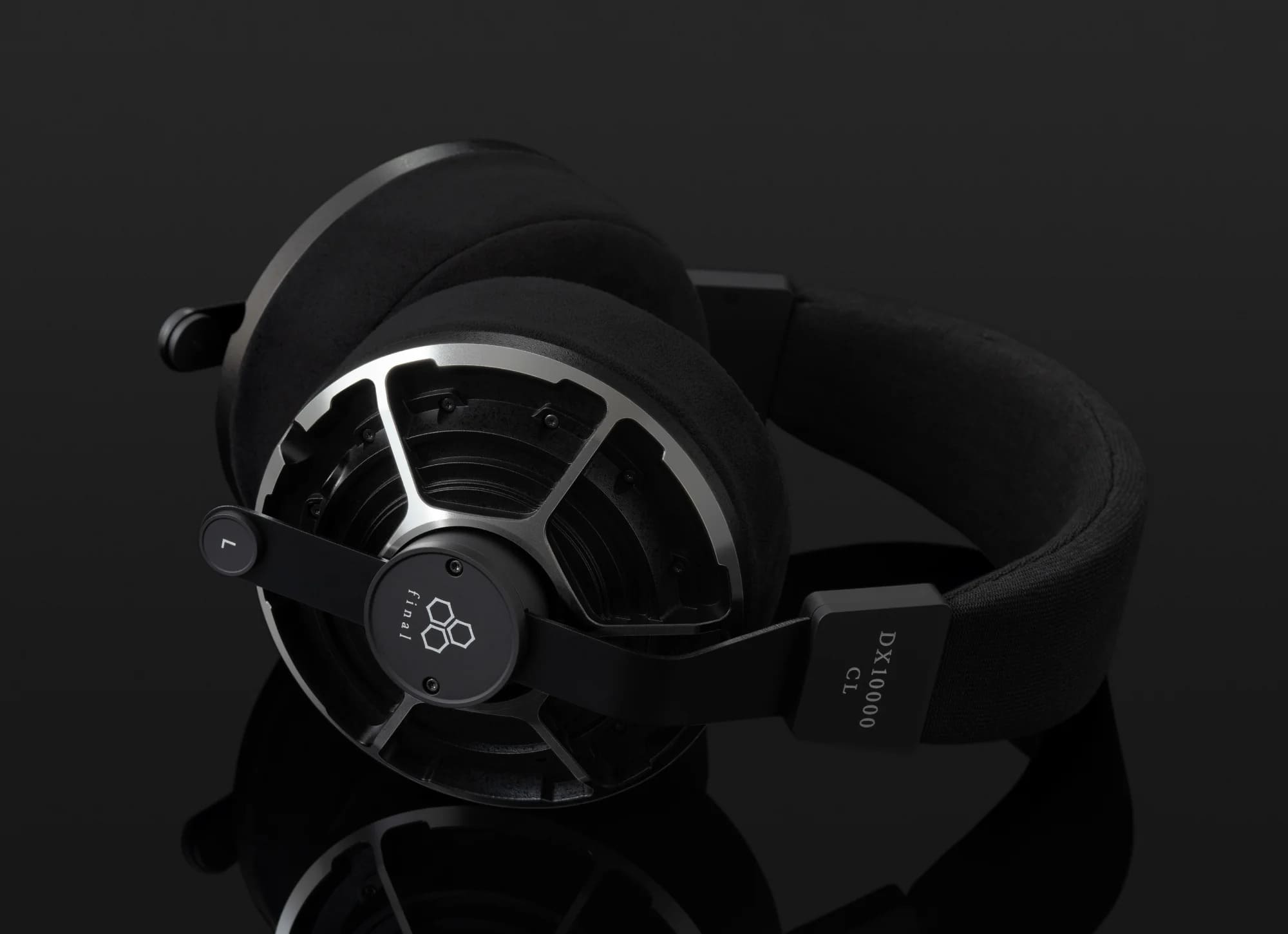precision aluminum-magnesium ear cup of the final DX10000 CL