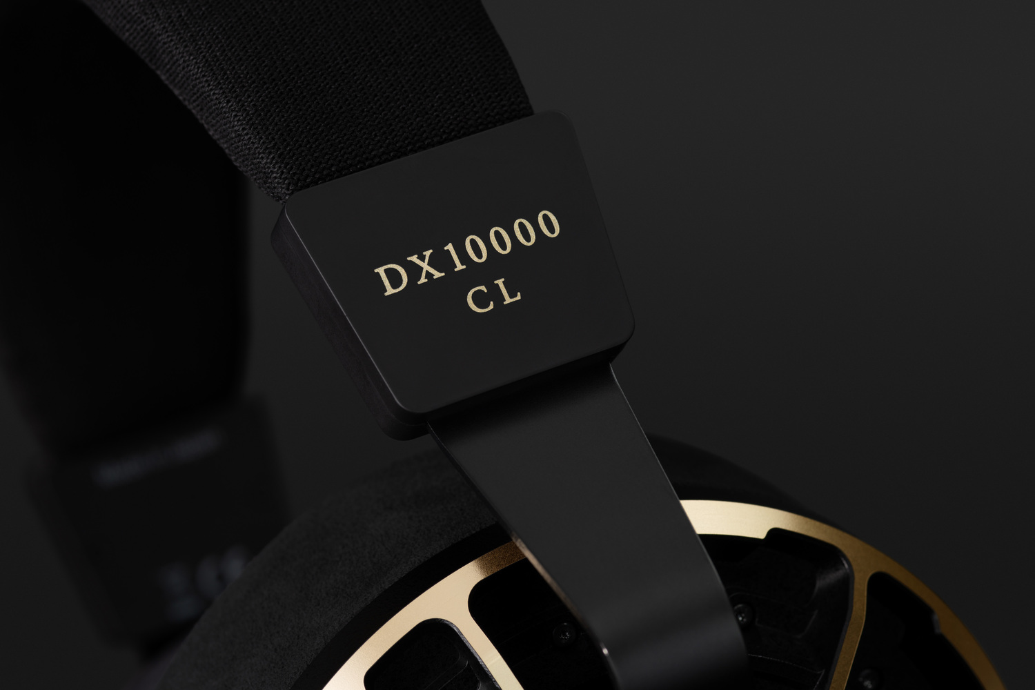 DX10000 CL Collector's Edition gold-colored model marking