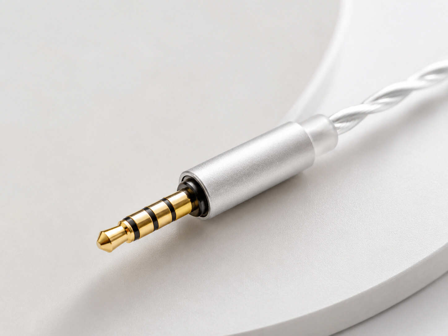 iBasso Jr. Gelato Mic 3.5 mm connector detail